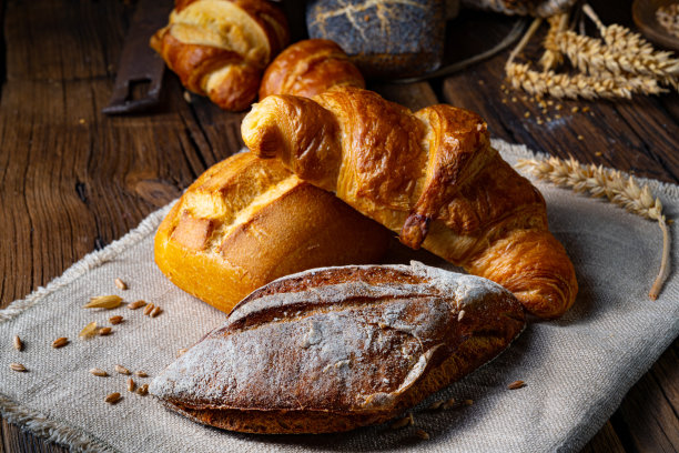 新鲜的面包卷图片下载