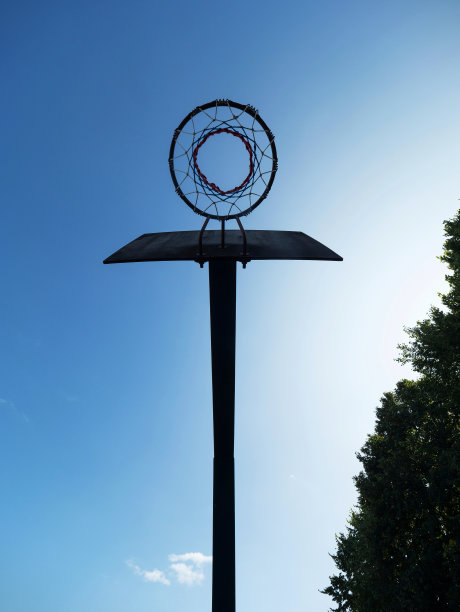 公共户外篮球场图片下载