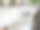 一个近距离上的塑料运行出口和筋膜支架固定在筋膜板在排水沟系统屋顶安装。图片下载