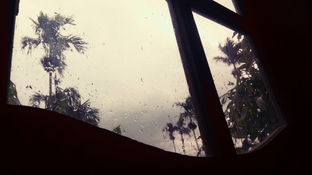 避雨的地方图片下载