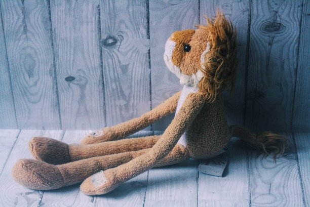 发现寂寞是在思考图片下载