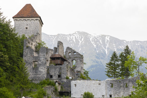 城堡废墟卡门，拉多夫利卡，斯洛文尼亚图片下载
