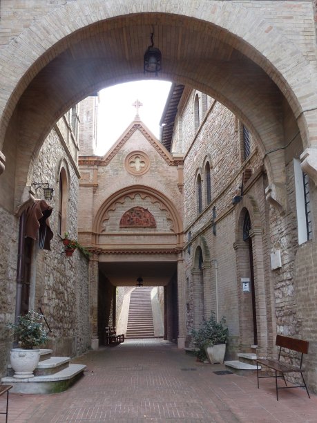 圣十字修道院，阿西西，翁布里亚，意大利图片下载
