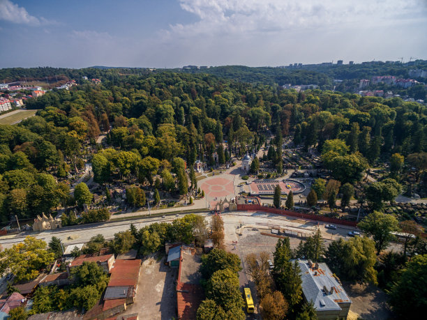乌克兰利沃夫·利沃夫公墓。游览对象在利沃夫，乌克兰。图片下载