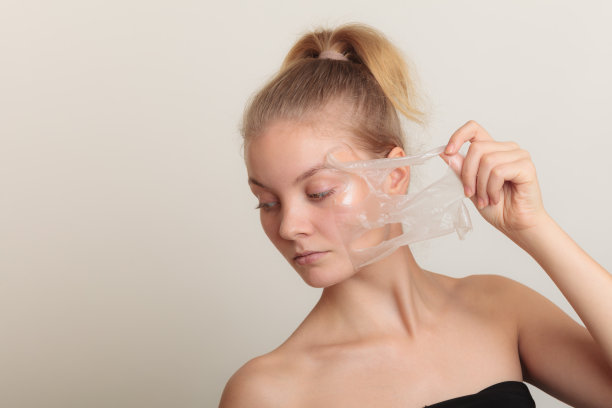 女孩去角质面膜图片下载