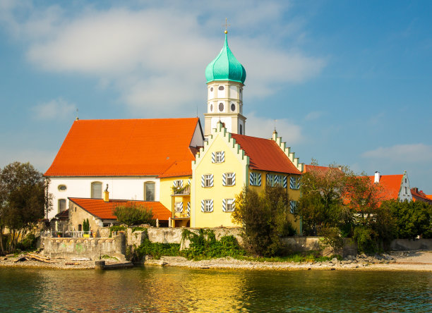 康斯坦斯湖上的水城堡图片下载