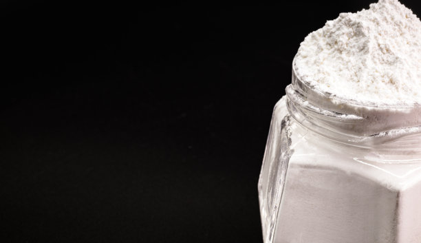 化学泡打粉。一种化学产品，能使块状物变得松软。一种用于烹饪的无毒酸和碳酸盐或碳酸氢盐的混合物图片下载