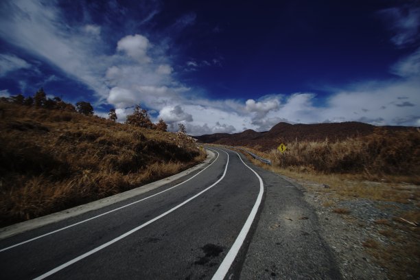 亚齐内陆的高速公路图片下载