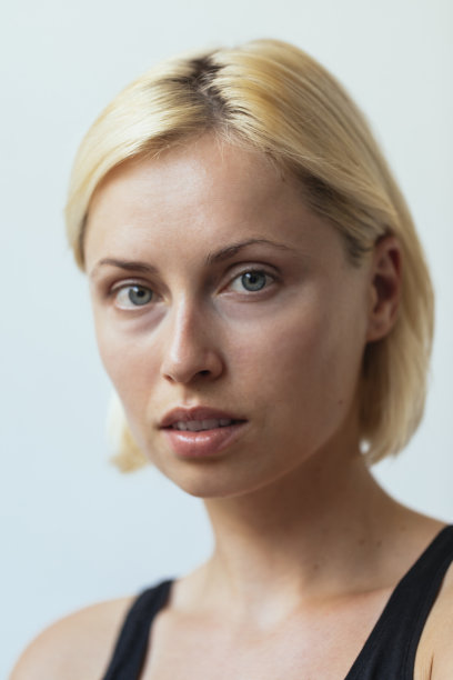 完美地展现了不化妆的样子图片下载