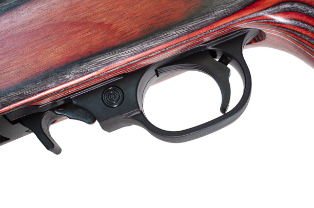 红色和黑色步枪的扳机和弹夹释放图片下载