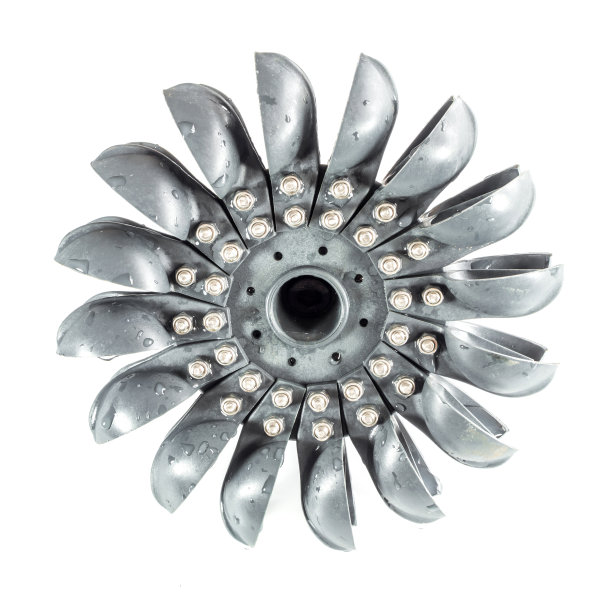 水滴在Pelton水轮机可再生能源图片下载