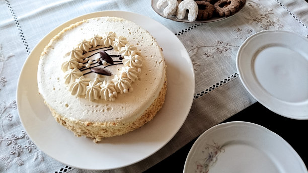 庆祝白巧克力生日蛋糕图片下载