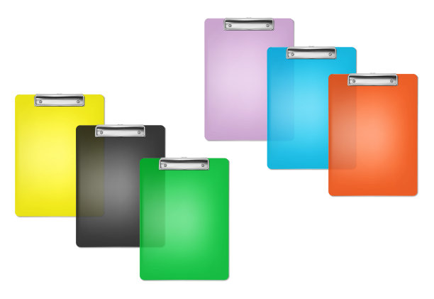 透明彩色塑料剪贴板集。现实的矢量插图。空白书写板与金属夹。易于重新着色图片下载