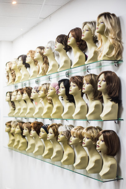 成排的假发图片下载