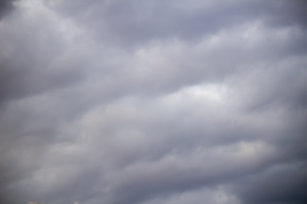 灰色云彩覆盖天空作为背景材料的照片图片下载