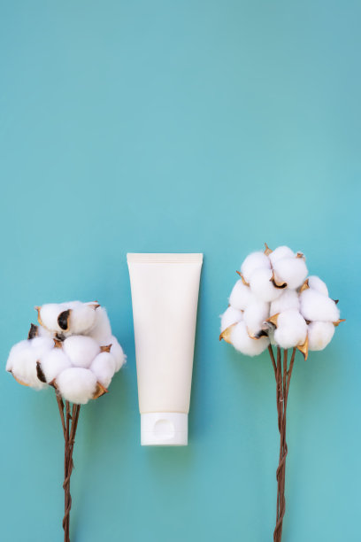 垂直格式。面部、身体、手、头发、脚柔软精致的化妆品概念图片下载