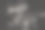 缝纫用织物堆，剪刀，卷尺，线轴，装缝纫配件的木箱。黑白风格照片。图片下载