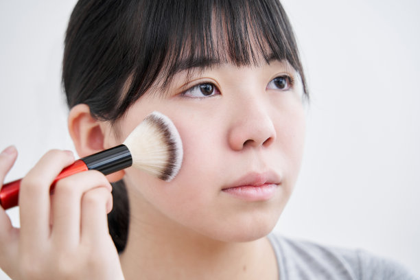 日本初中女生化妆图片下载