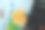 了解你的竞争对手写在便利贴上的图表和孤立在办公桌上的图表。图片下载