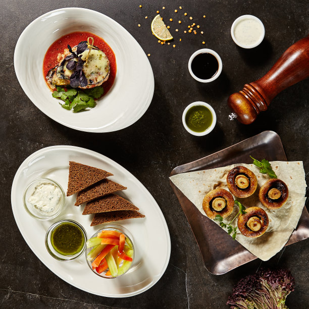 服务装饰的菜肴俯视图图片下载