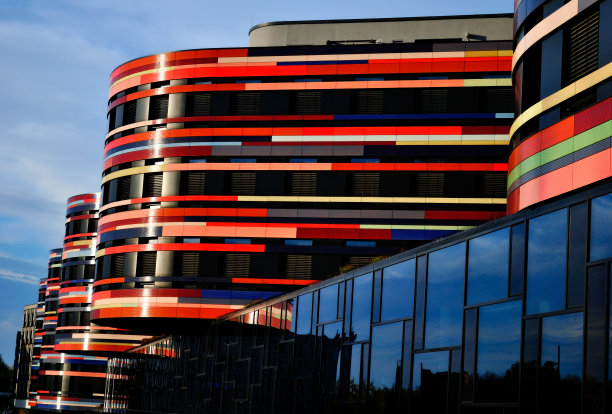 红色的建筑物图片下载