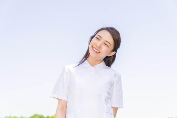 亚洲的微笑护士，户外图片下载