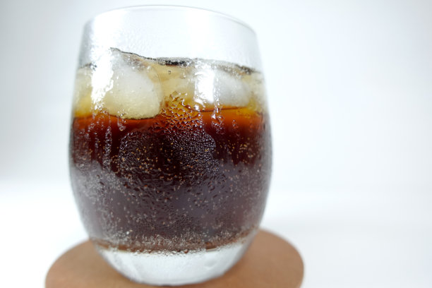 杯装可乐，加冰图片下载