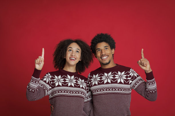 为家庭在圣诞节，冬季假期和情感现代礼物的想法图片下载