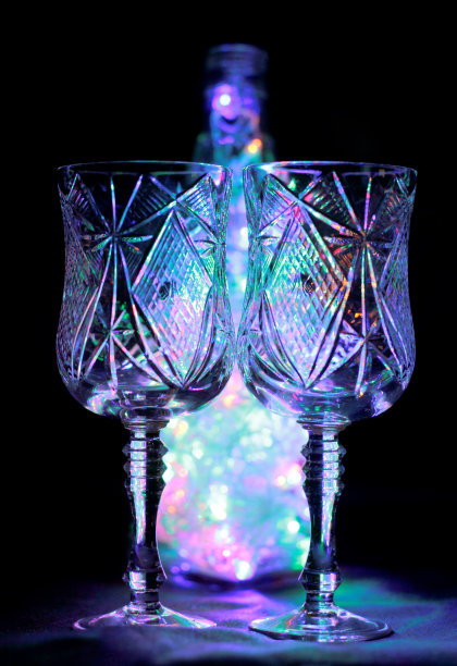 带电子花环的瓶子图片下载