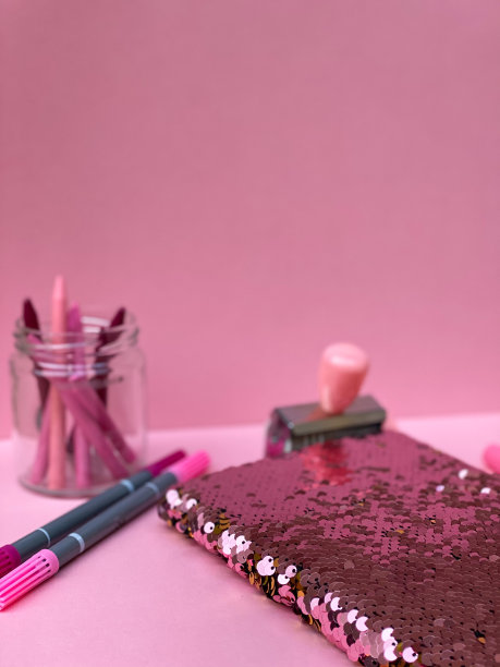 粉色校园用品背景图片下载