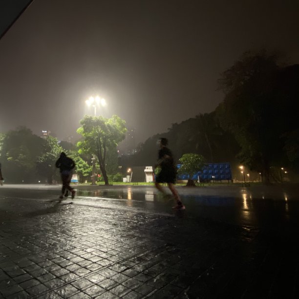 晚上跑步图片下载