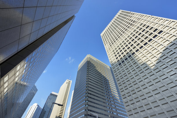 天气晴朗的高楼大厦图片下载