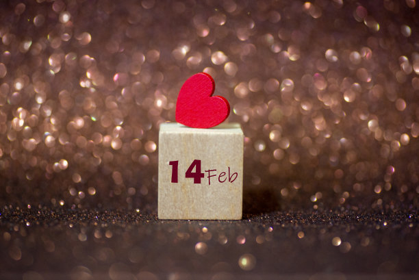 带文字的木块。图片下载