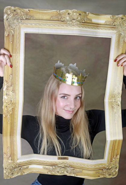 时髦的女王图片下载