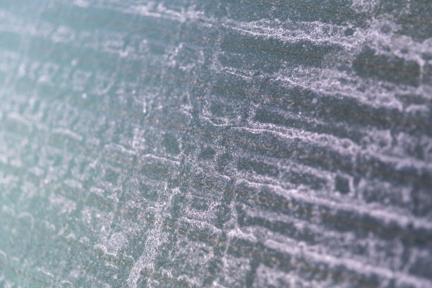 汽车挡风玻璃上结霜图片下载