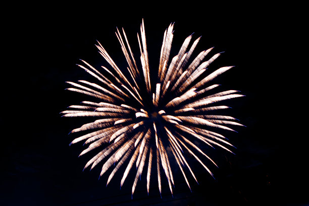 五彩缤纷的烟火和各种颜色的礼炮图片下载