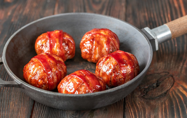 熏肉包裹肉丸图片下载