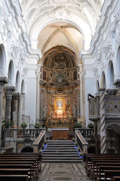 Sessa Aurunca,坎帕尼亚。圣彼得和保罗大教堂图片下载