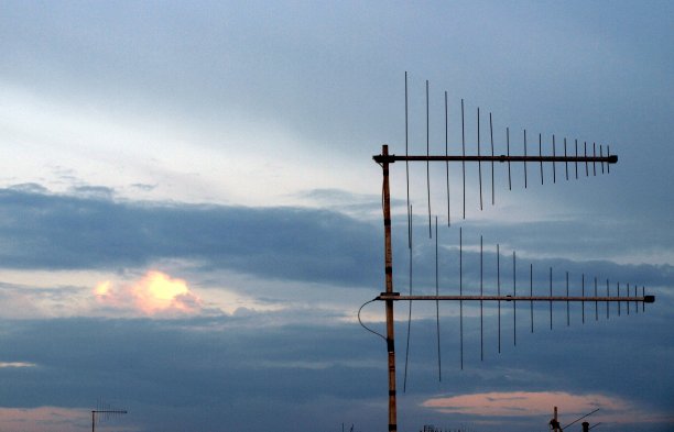 天线在日落之前图片下载