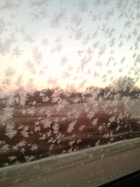雪在窗口图片下载