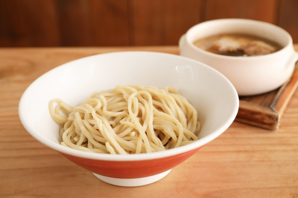 日本料理用的汤拉面图片下载