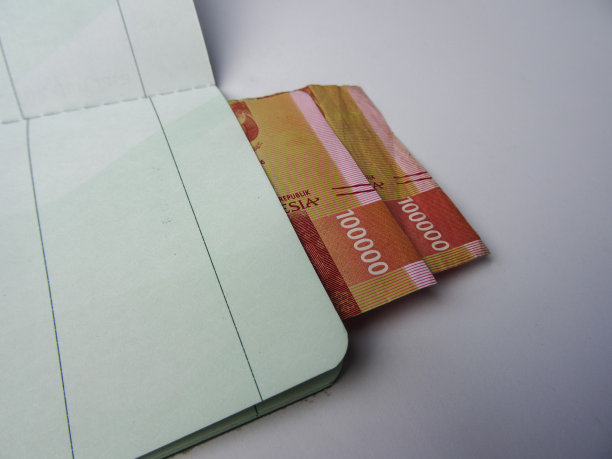 钱和储蓄书图片下载