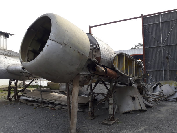 飞机零件变成了废铁图片下载