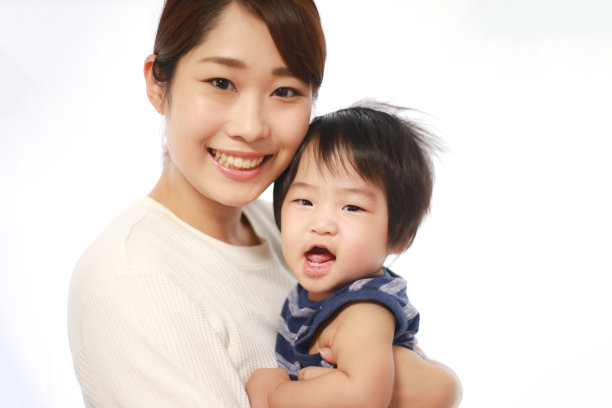 对父母和孩子微笑图片下载