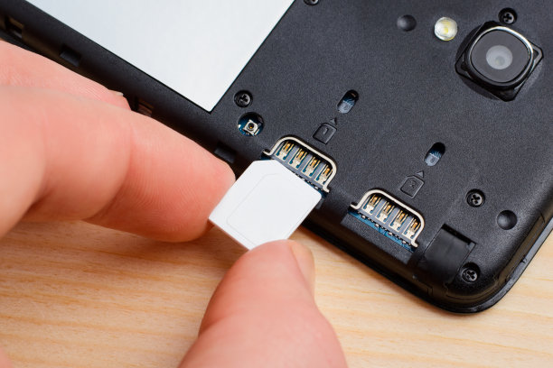 将SIM卡插入手机图片下载