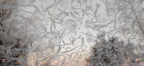 透过破碎的玻璃图片下载