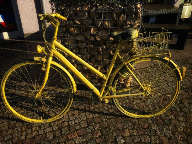 黄色的自行车图片下载