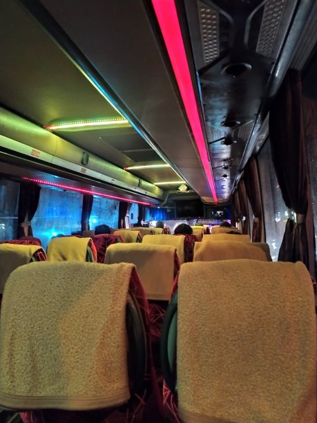 晚上公交车图片下载