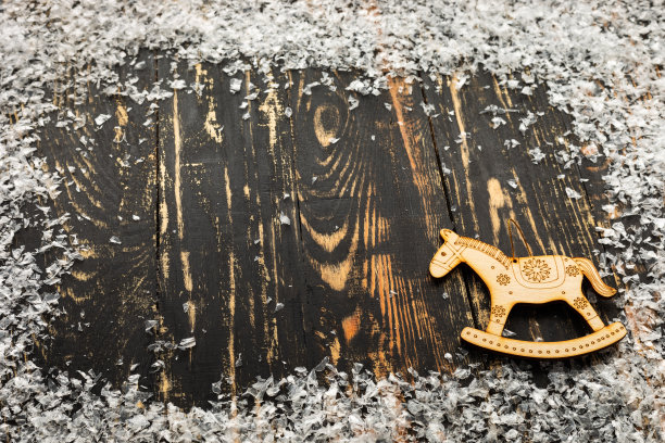 圣诞平躺着木制玩具马图片下载
