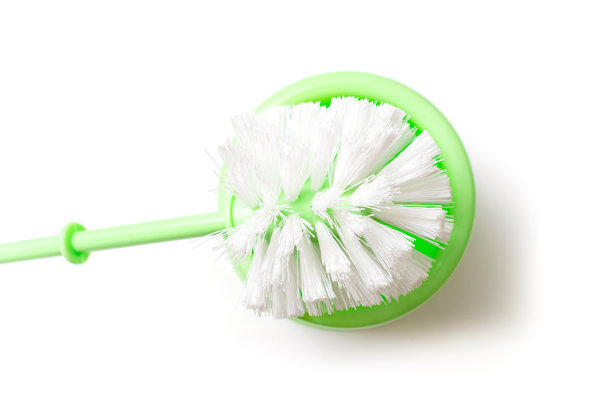白色背景的马桶刷。孤立。图片下载